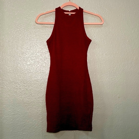 Red halter mini dress - Picture 2 of 9